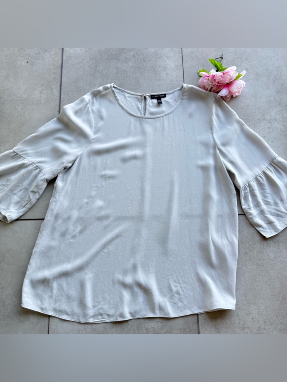 Eileen Fisher blouse medium light gray bell 3/4 Sleeve 100% silk lightweight